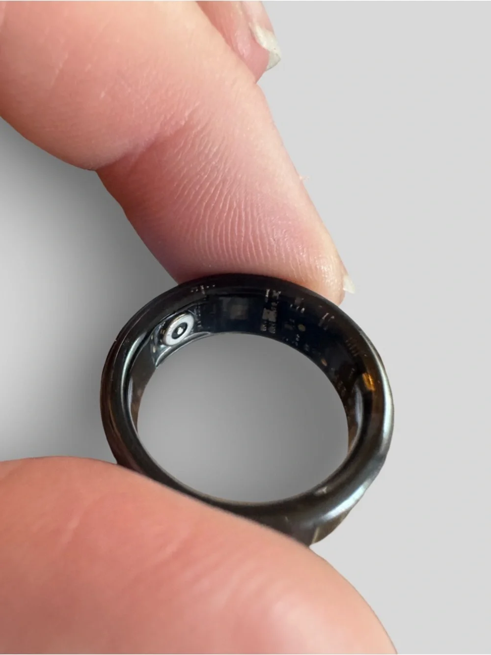 Smart Ring Wearable in Silver - Advanced Health & Notification Ring